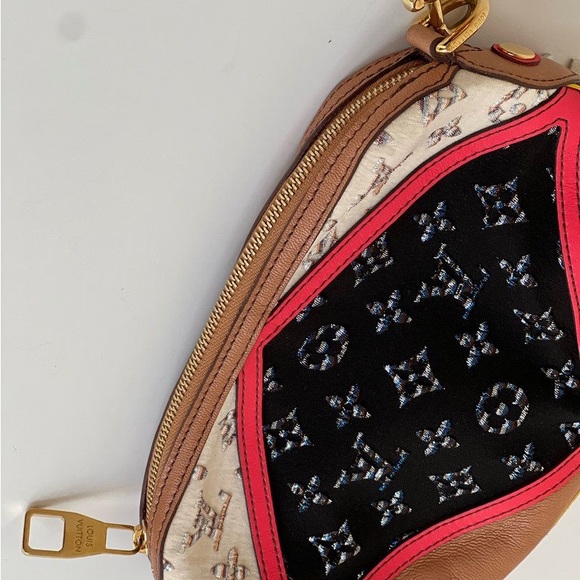 LOUIS VUITTON MONOGRAM NIGHTBIRD POCHETTE BLACK Limited Edition Release - Picture 3 of 9